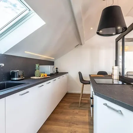 Apartment T3 Plein Centre Proche Ocean *